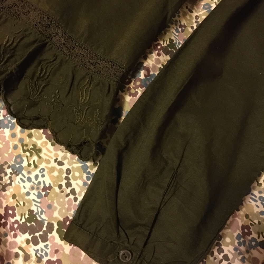 Gorgeous Ralph Lauren blouse